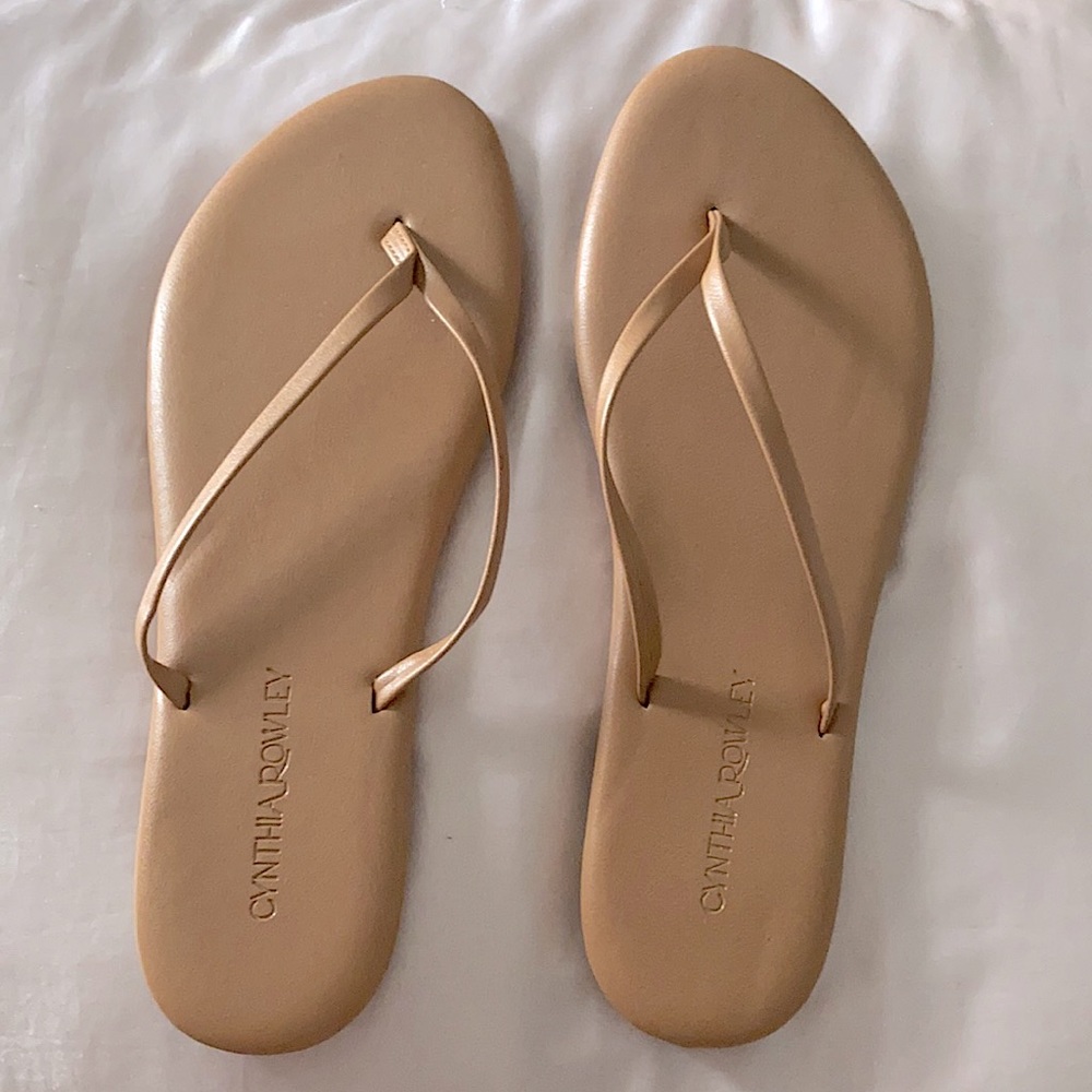 Cynthia Rowley tan flip flop